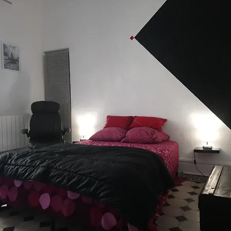 Appt Arenes 90 M2 + Terrasse Ombragee * Nimes