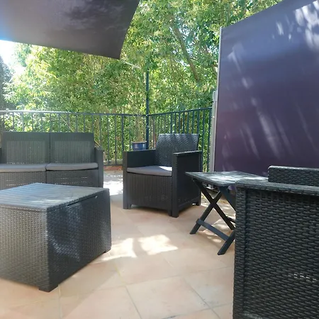 شقة Appt Arenes 90 M2 + Terrasse Ombragee نيم