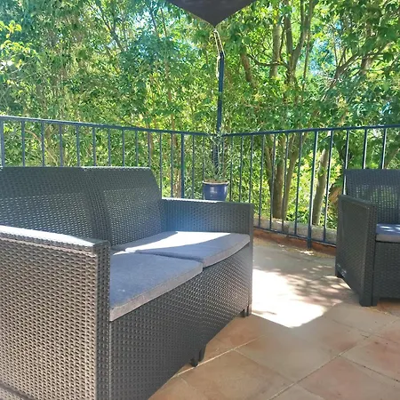 Appt Arenes 90 M2 + Terrasse Ombragee